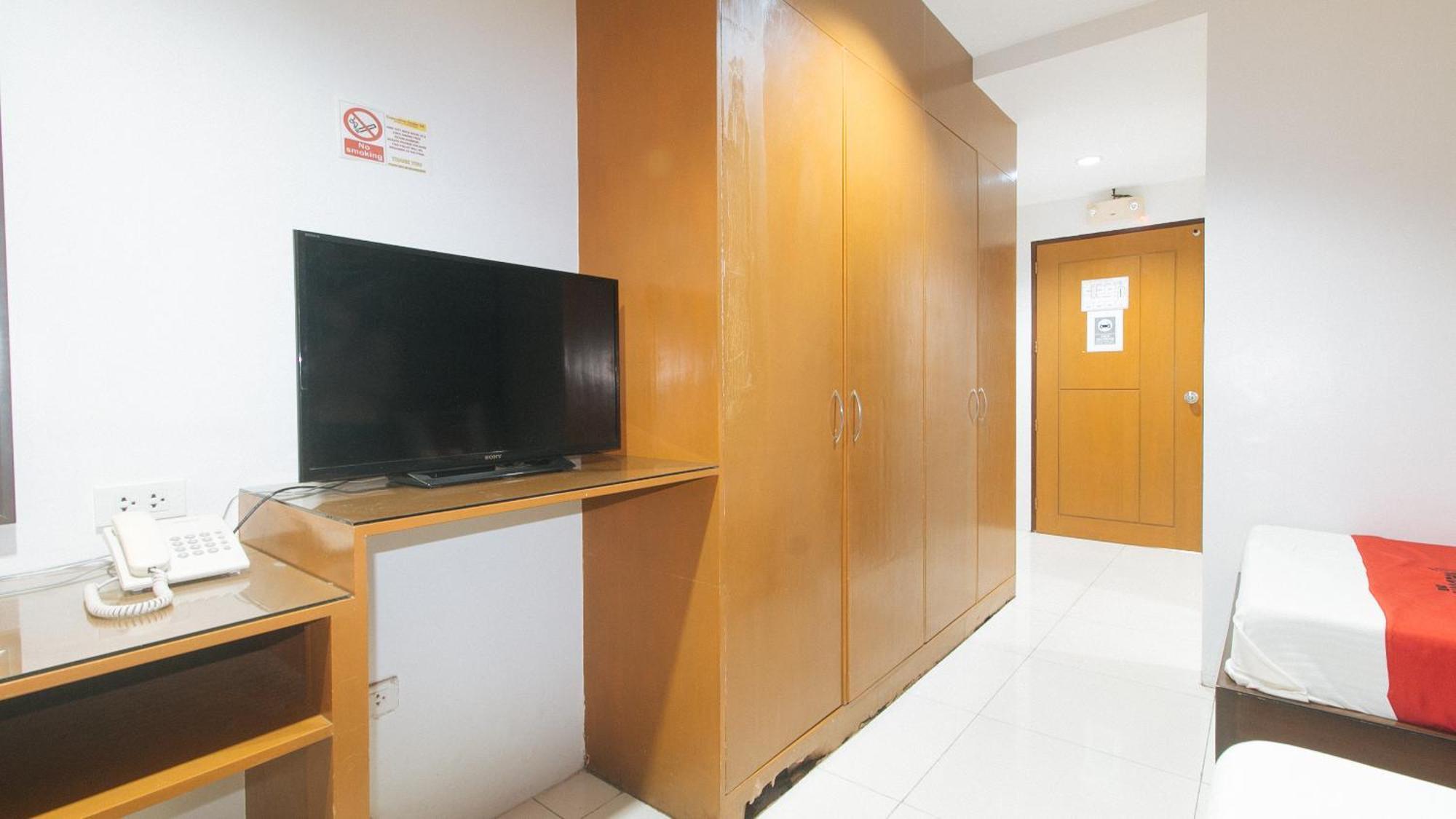 Reddoorz Near Angeles University Foundation Екстериор снимка