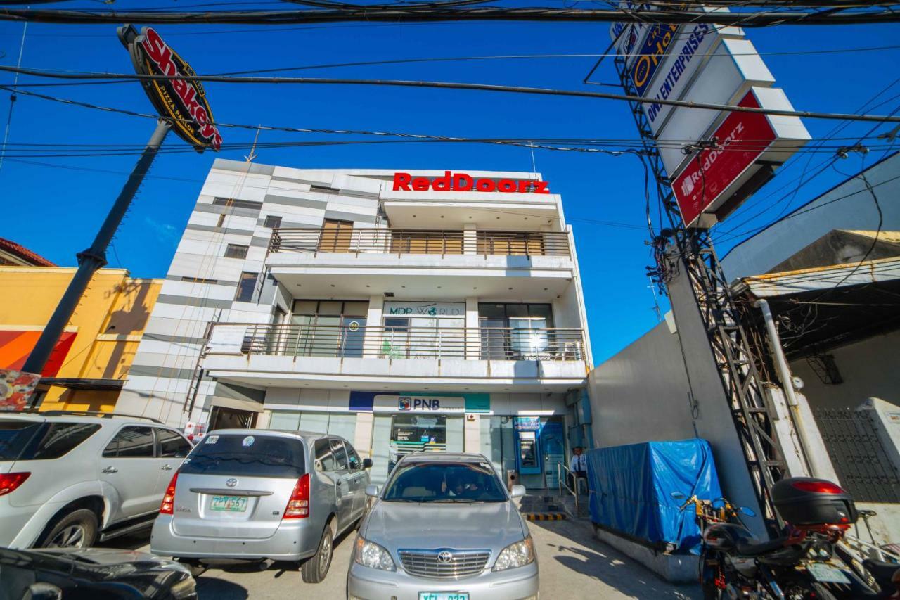 Reddoorz Near Angeles University Foundation Екстериор снимка