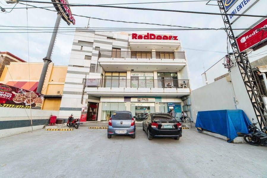 Reddoorz Near Angeles University Foundation Екстериор снимка